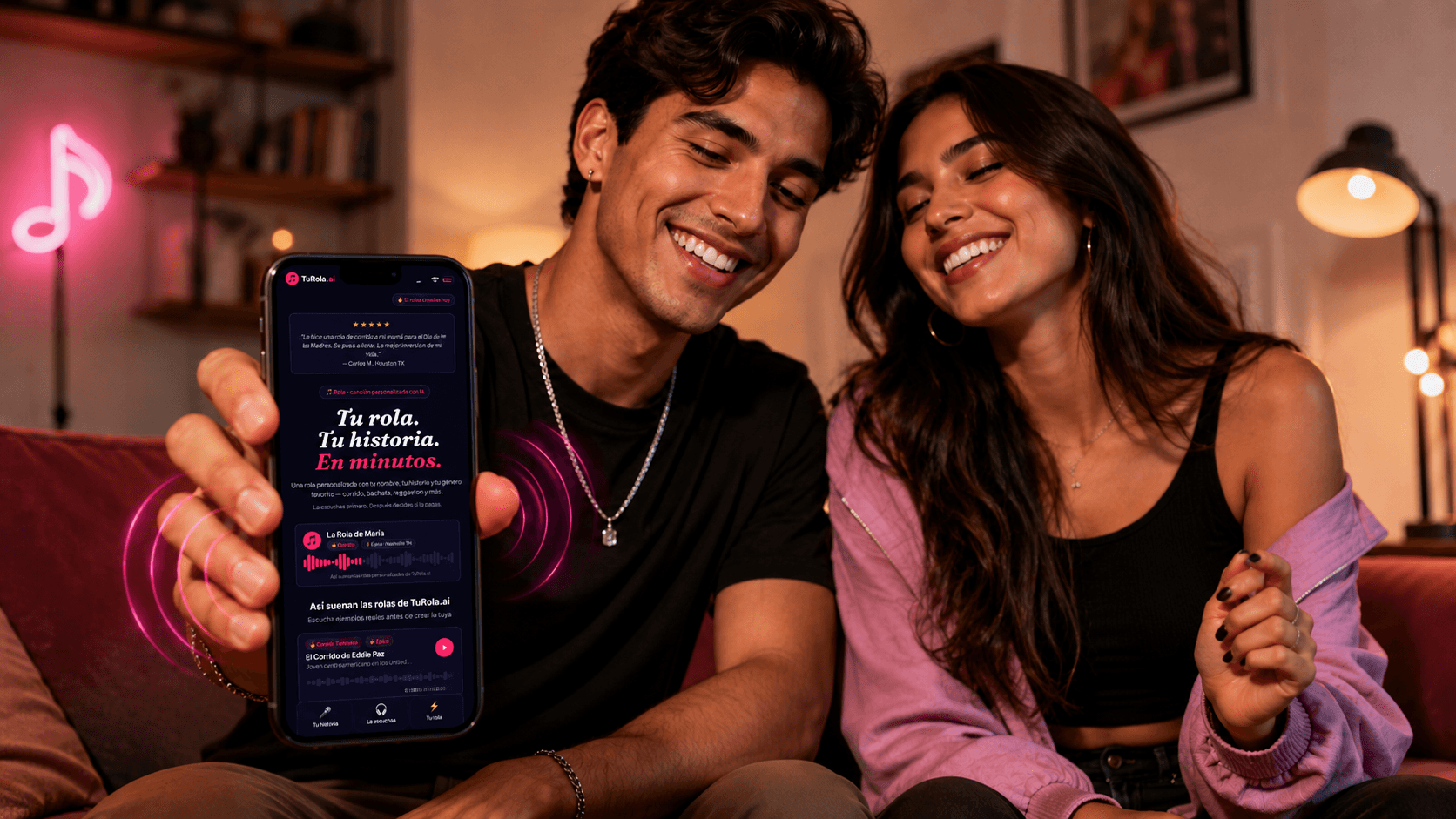 Pareja latina escuchando su rola personalizada en TuRola.ai